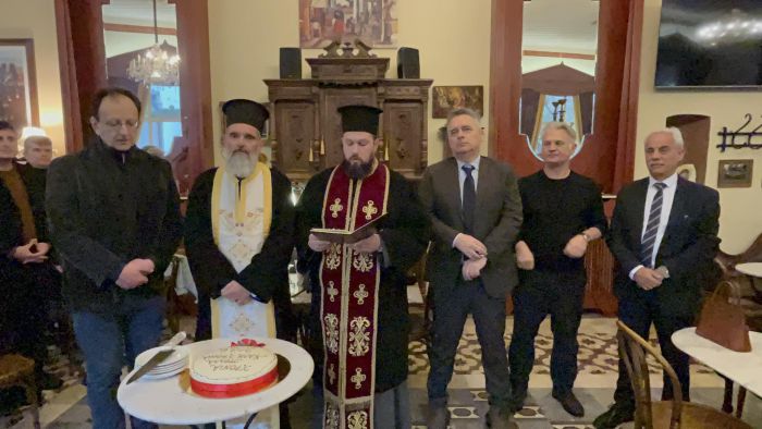 &Sigma;&epsilon; &theta;&epsilon;&rho;&mu;ό &kappa;&alpha;&iota; &phi;&iota;&lambda;&iota;&kappa;ό &kappa;&lambda;ί&mu;&alpha; &eta; &epsilon;&kappa;&delta;ή&lambda;&omega;&sigma;&eta; &kappa;&omicron;&pi;ή&sigmaf; &tau;&eta;&sigmaf; &pi;&rho;&omega;&tau;&omicron;&chi;&rho;&omicron;&nu;&iota;ά&tau;&iota;&kappa;&eta;&sigmaf; &pi;ί&tau;&alpha;&sigmaf; &tau;&eta;&sigmaf; &Alpha;&pi;&omicron;&kappa;&epsilon;&nu;&tau;&rho;&omega;&mu;έ&nu;&eta;&sigmaf; &Delta;&iota;&omicron;ί&kappa;&eta;&sigma;&eta;&sigmaf; &sigma;&tau;&eta;&nu; &Tau;&rho;ί&pi;&omicron;&lambda;&eta; (vd)