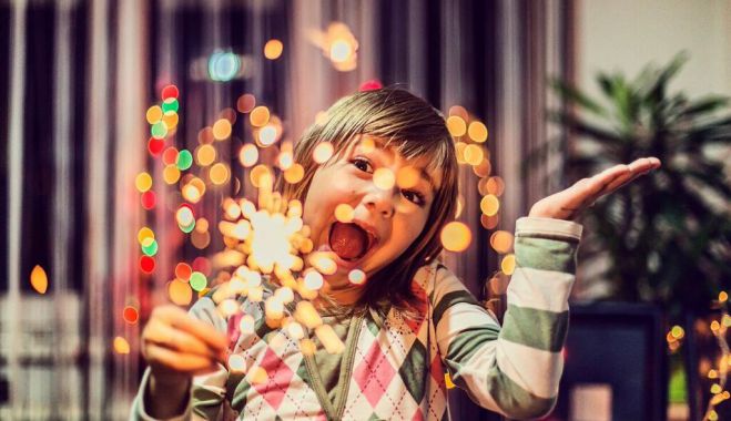 7 ιδέες για Χριστούγεννα στο σπίτι με τα παιδιά, χωρίς… έξοδα!