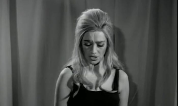 &Pi;έ&theta;&alpha;&nu;&epsilon; &eta; &eta;&theta;&omicron;&pi;&omicron;&iota;ό&sigmaf; &Nu;&tau;ό&rho;&alpha; &Gamma;&iota;&alpha;&nu;&nu;&alpha;&kappa;&omicron;&pi;&omicron;ύ&lambda;&omicron;&upsilon;