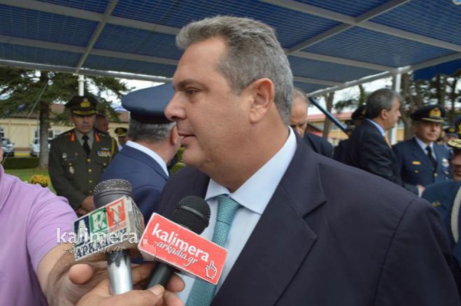 &Kappa;&alpha;&mu;&mu;έ&nu;&omicron;&sigmaf; &alpha;&pi;ό &tau;&eta;&nu; &Tau;&rho;ί&pi;&omicron;&lambda;&eta;: &laquo;&Delta;&epsilon;&nu; &xi;έ&rho;&omega; &alpha;&nu; &theta;&alpha; &gamma;ί&nu;&epsilon;&iota; &kappa;έ&nu;&tau;&rho;&omicron; &mu;&epsilon;&tau;&alpha;&nu;&alpha;&sigma;&tau;ώ&nu; &epsilon;&delta;ώ&raquo;! (vd)