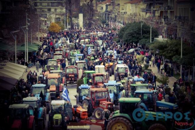 Πρωτοφανής σε όγκο απεργιακή συγκέντρωση και πορεία στην Καλαμάτα (vd)