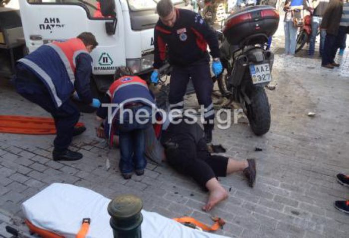 &Alpha;&pi;ί&sigma;&tau;&epsilon;&upsilon;&tau;&omicron; &tau;&rho;&omicron;&chi;&alpha;ί&omicron; &mu;&pi;&rho;&omicron;&sigma;&tau;ά &sigma;&epsilon; &kappa;&alpha;&phi;&epsilon;&tau;έ&rho;&iota;&epsilon;&sigmaf; &sigma;&tau;&eta;&nu; &Pi;ά&tau;&rho;&alpha; (vd)