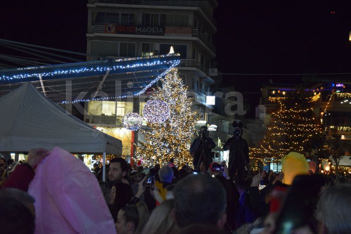 Άναμμα Χριστουγεννιάτικου Δένδρου | Στην Τρίπολη θα τραγουδήσει μουσικό συγκρότημα αλλά … όχι οι &#039;&#039;ONE&#039;&#039;!