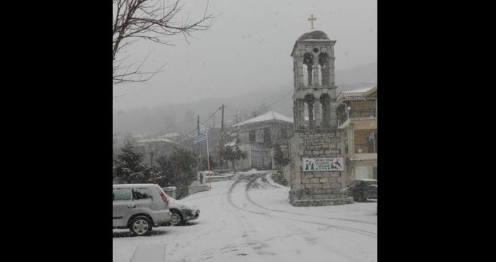 Χιονισμένο το χωριό Βάστα!