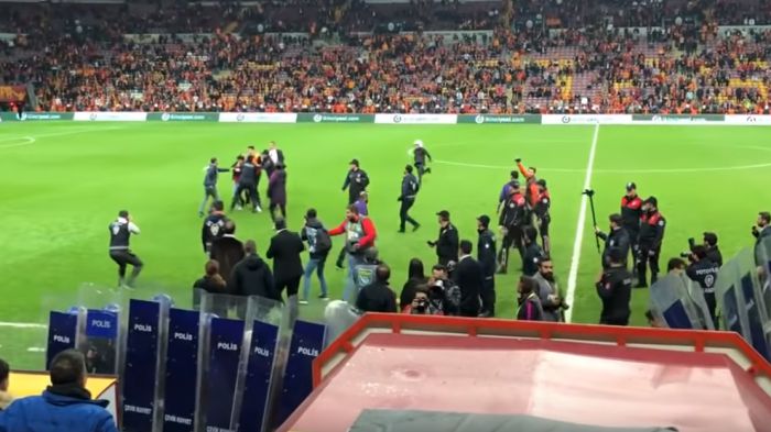 &Pi;&omicron;&lambda;ύ &xi;ύ&lambda;&omicron; &sigma;&tau;&omicron; "&Gamma;&alpha;&lambda;&alpha;&tau;ά&sigma;&alpha;&rho;&alpha;ϊ - &Phi;&epsilon;&nu;έ&rho;&mu;&pi;&alpha;&chi;&tau;&sigma;&epsilon;" (vd)!