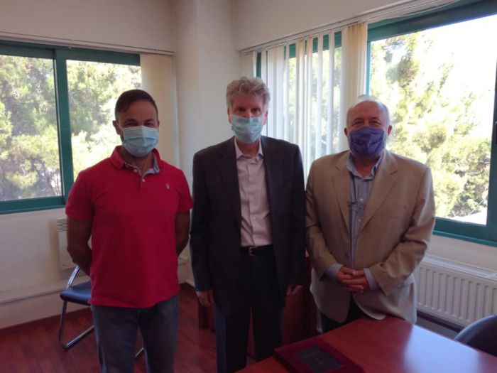 &Tau;έ&sigma;&sigma;&epsilon;&rho;&iota;&sigmaf; &nu;έ&omicron;&iota; &mu;ό&nu;&iota;&mu;&omicron;&iota; &iota;&alpha;&tau;&rho;&omicron;ί &sigma;&tau;&omicron; &Pi;&alpha;&nu;&alpha;&rho;&kappa;&alpha;&delta;&iota;&kappa;ό &Nu;&omicron;&sigma;&omicron;&kappa;&omicron;&mu;&epsilon;ί&omicron;!