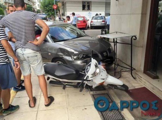 &Alpha;&upsilon;&tau;&omicron;&kappa;ί&nu;&eta;&tau;&omicron; &laquo;&kappa;&alpha;&rho;&phi;ώ&theta;&eta;&kappa;&epsilon;&raquo; &sigma;&epsilon; &kappa;&alpha;&phi;&epsilon;&tau;έ&rho;&iota;&alpha; &sigma;&tau;&eta;&nu; &Kappa;&alpha;&lambda;&alpha;&mu;ά&tau;&alpha; (&phi;&omega;&tau;&omicron;&gamma;&rho;&alpha;&phi;ί&epsilon;&sigmaf;)