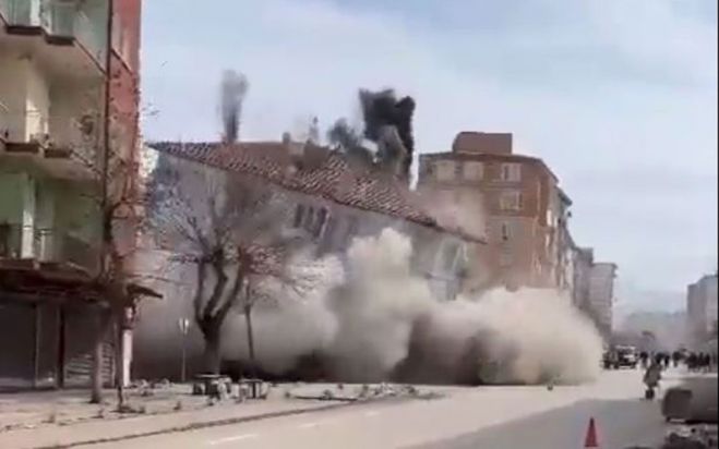 &Mu;&eta;&tau;&rho;ό&pi;&omicron;&lambda;&eta; &Gamma;ό&rho;&tau;&upsilon;&nu;&omicron;&sigmaf; &kappa;&alpha;&iota; &Mu;&epsilon;&gamma;&alpha;&lambda;&omicron;&pi;ό&lambda;&epsilon;&omega;&sigmaf; | "&Alpha;&lambda;&upsilon;&sigma;ί&delta;&alpha;" &pi;&rho;&alpha;&gamma;&mu;&alpha;&tau;&iota;&kappa;ή&sigmaf; &alpha;&gamma;ά&pi;&eta;&sigmaf; &kappa;&alpha;&iota; &alpha;&lambda;&lambda;&eta;&lambda;&epsilon;&gamma;&gamma;ύ&eta;&sigmaf; &gamma;&iota;&alpha; &tau;&omicron;&upsilon;&sigmaf; &sigma;&epsilon;&iota;&sigma;&mu;ό&pi;&lambda;&eta;&kappa;&tau;&omicron;&upsilon;&sigmaf; &tau;&eta;&sigmaf; &Tau;&omicron;&upsilon;&rho;&kappa;ί&alpha;&sigmaf; &kappa;&alpha;&iota; &tau;&eta;&sigmaf; &Sigma;&upsilon;&rho;ί&alpha;&sigmaf;