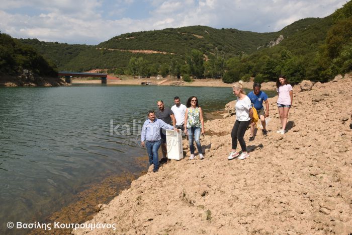 Με καραβίδες εμπλουτίστηκε η λίμνη Λάδωνα | Θ. Κακούρης: «Η Γορτυνία είναι σαν ένα σκονισμένο μαργαριτάρι που πρέπει να το ξεσκονίσουμε και να το αναδείξουμε»! (vd)