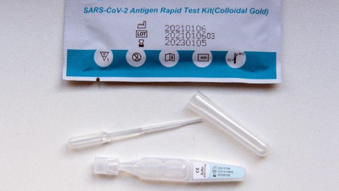 Ανεμβολίαστοι υγειονομικοί | Με PCR ή Rapid Test η επιστροφή