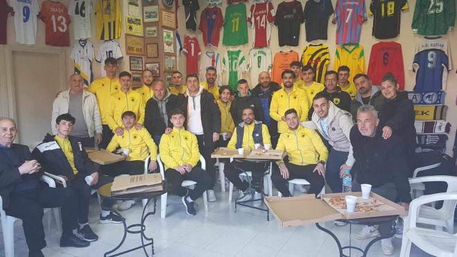 &Tau;&omicron; &omicron;&iota;&kappa;&omicron;&gamma;&epsilon;&nu;&epsilon;&iota;&alpha;&kappa;ό &kappa;&lambda;ί&mu;&alpha; &sigma;&tau;&eta;&nu; &Alpha;&Epsilon;&Kappa; &Tau;&rho;ί&pi;&omicron;&lambda;&eta;&sigmaf;!