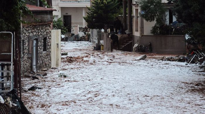 Θρίλερ με τους αγνοούμενους σε Μάνδρα και Ν. Πέραμο | Αναζητούν πέντε, βρήκαν δύο ζωντανούς