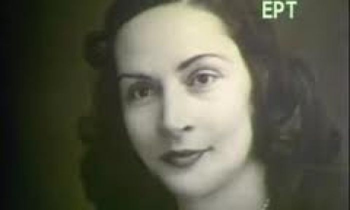 &Eta; &pi;&rho;ώ&tau;&eta; &gamma;&upsilon;&nu;&alpha;ί&kappa;&alpha; &Delta;ή&mu;&alpha;&rho;&chi;&omicron;&sigmaf; &sigma;&tau;&eta;&nu; &Epsilon;&lambda;&lambda;ά&delta;&alpha; ή&tau;&alpha;&nu; &alpha;&pi;ό &tau;&eta; &Gamma;&omicron;&rho;&tau;&upsilon;&nu;ί&alpha;!