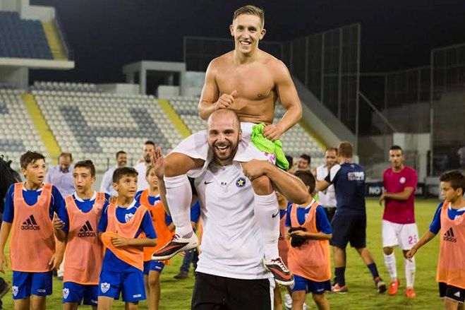 &Tau;&omicron; &laquo;&alpha;&nu;&tau;ί&omicron;&raquo; &tau;&eta;&sigmaf; &Pi;&Alpha;&Epsilon; &Alpha;&sigma;&tau;έ&rho;&alpha;&sigmaf; &sigma;&tau;&omicron;&nu; &Pi;ά&mu;&pi;&lambda;&omicron; &Nu;&tau;&epsilon; &Mu;&pi;&lambda;ά&sigma;&iota;&sigmaf;!