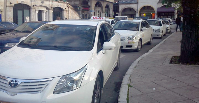 Σύγχυση για τις θέσεις των ταξί στην Τρίπολη – Τι προβλέπει η κυκλοφοριακή μελέτη;