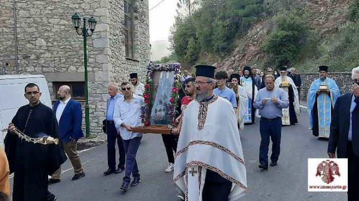 Η Καρύταινα τίμησε τον Πολιούχο της Άγιο Αθανάσιο επίσκοπο Χριστιανουπόλεως (εικόνες)