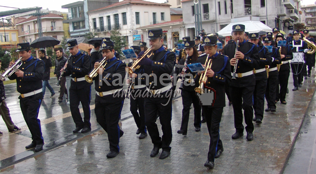 Τα Κάλαντα της Πρωτοχρονιάς ακούστηκαν σε όλη την Τρίπολη από τη Φιλαρμονική! (vd)