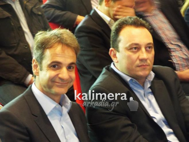 &Sigma;&tau;&eta;&nu; &Tau;&rho;ί&pi;&omicron;&lambda;&eta; έ&rho;&chi;&epsilon;&tau;&alpha;&iota; &tau;&eta;&nu; &Kappa;&upsilon;&rho;&iota;&alpha;&kappa;ή &omicron; &Mu;&eta;&tau;&sigma;&omicron;&tau;ά&kappa;&eta;&sigmaf;;