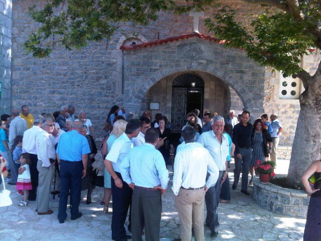 &Tau;&alpha; &delta;ύ&omicron; &mu;&iota;&kappa;&rho;ό&tau;&epsilon;&rho;&alpha; &chi;&omega;&rho;&iota;ά &tau;&eta;&sigmaf; &Mu;&eta;&tau;&rho;ό&pi;&omicron;&lambda;&eta;&sigmaf; &Mu;&alpha;&nu;&tau;&iota;&nu;&epsilon;ί&alpha;&sigmaf; &gamma;&iota;ό&rho;&tau;&alpha;&sigma;&alpha;&nu; &tau;&eta; &mu;&nu;ή&mu;&eta; &tau;&omicron;&upsilon; &Pi;&rho;&omicron;&phi;ή&tau;&eta; &Eta;&lambda;ί&alpha;!