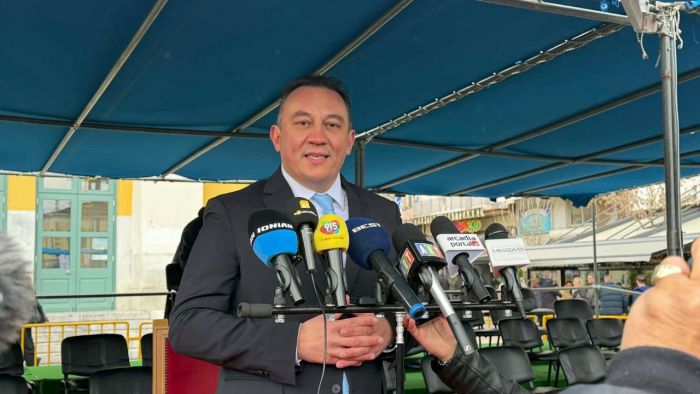 &Kappa;ώ&sigma;&tau;&alpha;&sigmaf; &Beta;&lambda;ά&sigma;&eta;&sigmaf;: "&Tau;&iota;&mu;ή &kappa;&alpha;&iota; &Mu;&nu;ή&mu;&eta; &gamma;&iota;&alpha; &tau;&eta;&nu; 25&eta; &Mu;&alpha;&rho;&tau;ί&omicron;&upsilon; &sigma;&tau;&eta;&nu; &Tau;&rho;ί&pi;&omicron;&lambda;&eta; &ndash; &Pi;&alpha;&iota;&delta;&epsilon;ί&alpha;, &Epsilon;&nu;ό&tau;&eta;&tau;&alpha; &kappa;&alpha;&iota; &Sigma;&tau;&alpha;&theta;&epsilon;&rho;ό&tau;&eta;&tau;&alpha; &gamma;&iota;&alpha; &tau;&eta;&nu; &Epsilon;&lambda;&lambda;ά&delta;&alpha;"