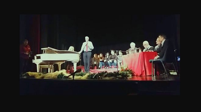 Live video | &Tau;&omicron; Ί&delta;&rho;&upsilon;&mu;&alpha; &Sigma;&chi;ί&zeta;&alpha; &beta;&rho;&alpha;&beta;&epsilon;ύ&epsilon;&iota; &alpha;&rho;&iota;&sigma;&tau;&omicron;ύ&chi;&omicron;&upsilon;&sigmaf; &phi;&omicron;&iota;&tau;&eta;&tau;έ&sigmaf; &sigma;&tau;&eta;&nu; &Tau;&rho;ί&pi;&omicron;&lambda;&eta;!