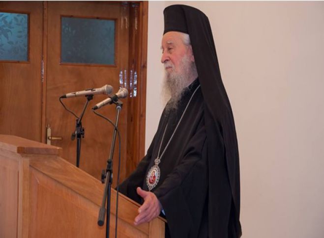 &Epsilon;&kappa;&delta;ή&lambda;&omega;&sigma;&eta; &tau;&iota;&mu;ή&sigmaf; &gamma;&iota;&alpha; &tau;&omicron;&nu; &Mu;&eta;&tau;&rho;&omicron;&pi;&omicron;&lambda;ί&tau;&eta; &Kappa;&alpha;&rho;&upsilon;&sigma;&tau;ί&alpha;&sigmaf; &kappa;&alpha;&iota; &Sigma;&kappa;ύ&rho;&omicron;&upsilon; &kappa;. &Sigma;&epsilon;&rho;&alpha;&phi;&epsilon;ί&mu; (&alpha;&pi;ό &tau;&omicron;&nu; &Kappa;&omicron;&sigma;&mu;ά &Kappa;&upsilon;&nu;&omicron;&upsilon;&rho;ί&alpha;&sigmaf;)