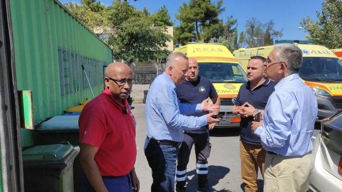 Σκαντζός και Λαμπρόπουλος στο ΕΚΑΒ Τρίπολης - Η Περιφέρεια θα συμβάλλει στη λύση των προβλημάτων (εικόνες)