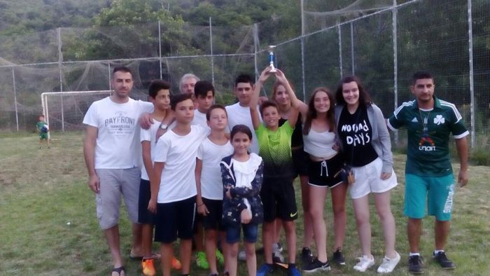 Καστάνιτσα και Πλάτανος ... έπαιξαν μπάλα! (εικόνες)