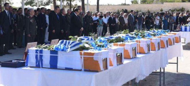Παραδόθηκαν τα λείψανα των Ελλήνων καταδρομέων, που υπερασπίστηκαν την Κύπρο το 1974 (εικόνες)