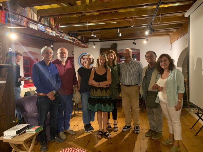 Έ&kappa;&theta;&epsilon;&sigma;&eta; "&Lambda;&alpha;&gamma;&kappa;&alpha;&delta;&iota;&nu;&omicron;ί &kappa;&alpha;&iota; &Eta;&pi;&epsilon;&iota;&rho;ώ&tau;&epsilon;&sigmaf; &mu;&alpha;&sigma;&tau;ό&rho;&omicron;&iota; &tau;&eta;&sigmaf; &pi;έ&tau;&rho;&alpha;&sigmaf;: &sigma;&upsilon;&gamma;&gamma;έ&nu;&epsilon;&iota;&epsilon;&sigmaf; &epsilon;&xi; &alpha;ί&mu;&alpha;&tau;&omicron;&sigmaf; ή &epsilon;&kappa; &tau;έ&chi;&nu;&eta;&sigmaf;;" &sigma;&tau;&eta; &Beta;ί&tau;&sigma;&alpha; &Zeta;&alpha;&gamma;&omicron;&rho;ί&omicron;&upsilon;!