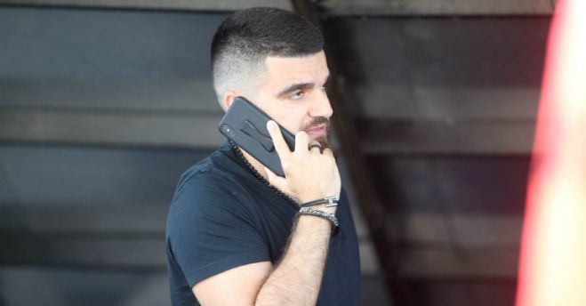 &Eta; &alpha;&nu;&tau;ί&delta;&rho;&alpha;&sigma;&eta; &Sigma;&alpha;&beta;&beta;ί&delta;&eta; &gamma;&iota;&alpha; &tau;&omicron; &laquo;&pi;έ&tau;&sigma;&iota;&nu;&omicron;&raquo; &pi;έ&nu;&alpha;&lambda;&tau;&iota; &tau;&eta;&sigmaf; &Alpha;&Epsilon;&Kappa; &sigma;&tau;&eta;&nu; &Tau;&rho;ί&pi;&omicron;&lambda;&eta; (pic)