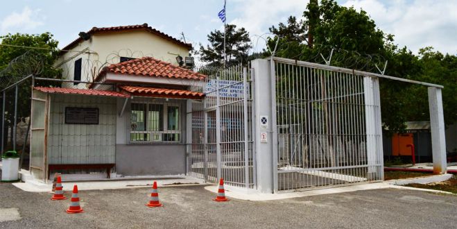 &Sigma;&tau;&iota;&sigmaf; &phi;&upsilon;&lambda;&alpha;&kappa;έ&sigmaf; &Tau;&rho;ί&pi;&omicron;&lambda;&eta;&sigmaf; &omicron; 58&chi;&rho;&omicron;&nu;&omicron;&sigmaf; &pi;&omicron;&upsilon; &pi;&alpha;&rho;&epsilon;&nu;&omicron;&chi;&lambda;&omicron;ύ&sigma;&epsilon; &alpha;&nu;ή&lambda;&iota;&kappa;&alpha; &pi;&alpha;&iota;&delta;&iota;ά &sigma;&tau;&eta; &Zeta;ά&kappa;&upsilon;&nu;&theta;&omicron; ...