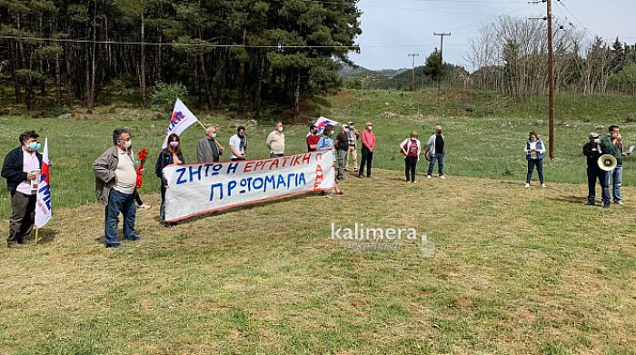Σωματεία και ΚΚΕ κατέθεσαν στεφάνια προς τιμήν των εκτελεσμένων 40 Πατριωτων στην Τρίπολη (εικόνες)