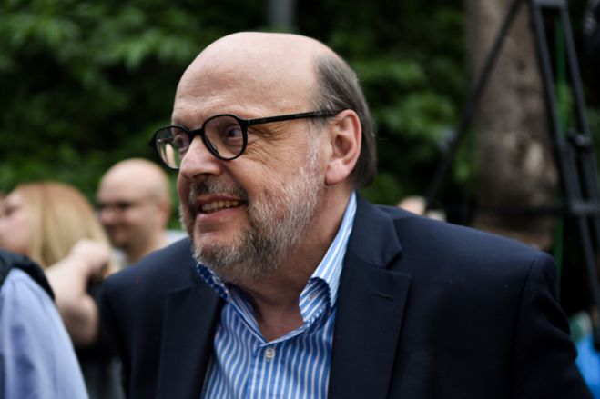 &Alpha;&nu;&tau;ώ&nu;&alpha;&rho;&omicron;&sigmaf;: ''&Alpha;&upsilon;&tau;&omicron;ί &pi;&omicron;&upsilon; &alpha;&pi;&omicron;&chi;&omega;&rho;&omicron;ύ&nu; &alpha;&pi;ό &tau;&omicron;&nu; &Sigma;&Upsilon;&Rho;&Iota;&Zeta;&Alpha; &theta;&alpha; &lambda;ά&beta;&omicron;&upsilon;&nu; &tau;&omicron; &pi;&omicron;&lambda;ύ &tau;&omicron; 2%''