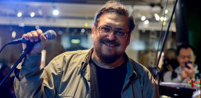 Λαυρέντης Μαχαιρίτσας | Κυκλοφόρησε το πρώτο άλμπουμ μετά το θάνατό του (vd)