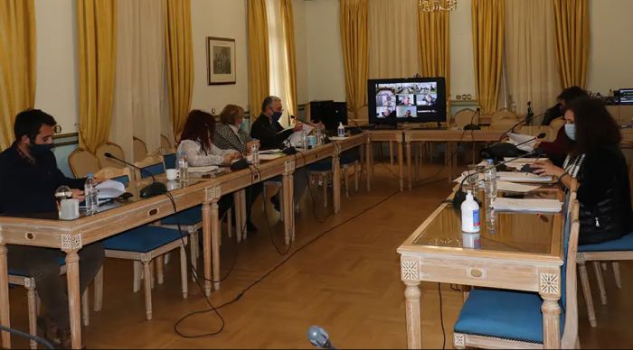 Οικονομική Επιτροπή Περιφέρειας | Αποφάσεις για Αθλητικό Κέντρο Γορτυνίας, "Τρίπολη - Πύργος" και χλοοτάπητα στη Δημητσάνα