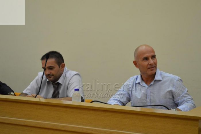 &Sigma;. &Zeta;&omicron;&rho;&mu;&pi;&alpha;&lambda;ά&sigmaf;: &laquo;&Mu;&alpha;&zeta;έ&psi;&tau;&epsilon; &tau;&alpha; &sigma;&kappa;&omicron;&upsilon;&pi;ί&delta;&iota;&alpha; &pi;&rho;ώ&tau;&alpha; &alpha;&pi;ό &tau;&alpha; &sigma;&chi;&omicron;&lambda;&epsilon;ί&alpha;&raquo;