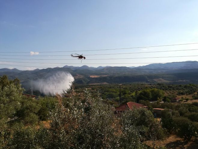 Υπό έλεγχο η φωτιά στα Κακουραίικα - Παραμένουν σε επιφυλακή οι δυνάμεις της Πυροσβεστικής