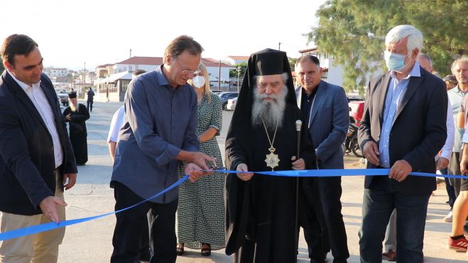 &Sigma;&tau;&alpha; &epsilon;&gamma;&kappa;&alpha;ί&nu;&iota;&alpha; &tau;&omicron;&upsilon; &delta;&rho;ό&mu;&omicron;&upsilon; &pi;&omicron;&upsilon; &sigma;&upsilon;&nu;&delta;έ&epsilon;&iota; &tau;&eta; &Nu;&epsilon;ά&pi;&omicron;&lambda;&eta;-&mu;&epsilon; &tau;&omicron; &lambda;&iota;&mu;ά&nu;&iota; &Pi;&alpha;&lambda;&alpha;&iota;&omicron;&kappa;ά&sigma;&tau;&rho;&omicron;&upsilon; &omicron; &Pi;. &Tau;&alpha;&tau;&omicron;ύ&lambda;&eta;&sigmaf;