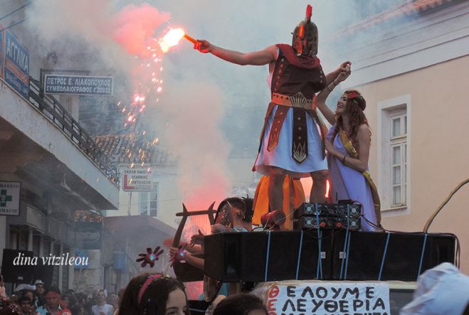 &Lambda;&epsilon;&omega;&nu;ί&delta;&iota;&omicron; | &Tau;&omicron; &Kappa;&alpha;&rho;&nu;&alpha;&beta;ά&lambda;&iota; &epsilon;ί&nu;&alpha;&iota; &pi;&rho;&omicron; &tau;&omega;&nu; &pi;&upsilon;&lambda;ώ&nu;!