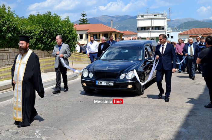 &Eta; &Kappa;&alpha;&lambda;&alpha;&mu;ά&tau;&alpha; &alpha;&pi;&omicron;&chi;&alpha;&iota;&rho;έ&tau;&eta;&sigma;&epsilon; &tau;&omicron;&nu; &pi;&rho;ώ&eta;&nu; &Delta;ή&mu;&alpha;&rho;&chi;&omicron;, &Pi;&alpha;&nu;&alpha;&gamma;ή &Kappa;&omicron;&upsilon;&mu;ά&nu;&tau;&omicron; (&epsilon;&iota;&kappa;ό&nu;&epsilon;&sigmaf;)