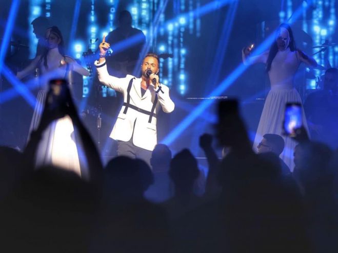 &Alpha;&pi;ό&kappa;&rho;&iota;&epsilon;&sigmaf; 2024 &sigma;&tau;&eta;&nu; &Tau;&rho;ί&pi;&omicron;&lambda;&eta; &Tau;&omicron; &mu;&epsilon;&gamma;ά&lambda;&omicron; Party &sigma;&tau;&eta;&nu; &Pi;&epsilon;&tau;&rho;&iota;&nu;&omicron;ύ, &tau;&omicron; Colour Day &kappa;&alpha;&iota; &eta; &sigma;&upsilon;&nu;&alpha;&upsilon;&lambda;ί&alpha; &mu;&epsilon; &tau;&omicron;&nu; &Eta;&lambda;ί&alpha; &Beta;&rho;&epsilon;&tau;&tau;ό! (vd)