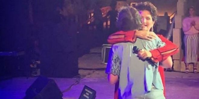 &Sigma;&upsilon;&gamma;&kappa;&iota;&nu;&epsilon;ί &eta; 14&chi;&rho;&omicron;&nu;&eta; &Nu;&epsilon;&phi;έ&lambda;&eta; &pi;&omicron;&upsilon; &delta;&epsilon;&nu; &mu;&iota;&lambda;ά&epsilon;&iota;, &alpha;&lambda;&lambda;ά &epsilon;&rho;&mu;&eta;&nu;&epsilon;ύ&epsilon;&iota; &Pi;&rho;&omega;&tau;&omicron;&psi;ά&lambda;&tau;&eta; (vd)