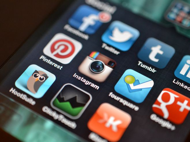 Γαλλία | Υποχρεωτική η γονική συναίνεση για τη χρήση social media από παιδιά κάτω των 15