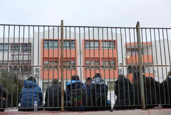 Πάτρα | 15χρονος έκαψε με τσιγάρο συνομήλική του μέσα σε σχολείο