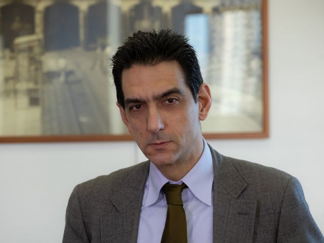 &Tau;&eta;&nu; &Tau;&rho;ί&pi;&omicron;&lambda;&eta; &theta;&alpha; &epsilon;&pi;&iota;&sigma;&kappa;&epsilon;&phi;&theta;&epsilon;ί &omicron; &Pi;&rho;ό&epsilon;&delta;&rho;&omicron;&sigmaf; &tau;&omicron;&upsilon; &Omicron;&Sigma;&Epsilon;