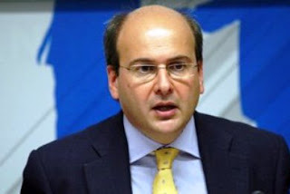 Έ&rho;&chi;&epsilon;&tau;&alpha;&iota; &sigma;&tau;&eta;&nu; &Tau;&rho;ί&pi;&omicron;&lambda;&eta; &omicron; &Upsilon;&pi;&omicron;&upsilon;&rho;&gamma;ό&sigmaf; &Alpha;&nu;ά&pi;&tau;&upsilon;&xi;&eta;&sigmaf;