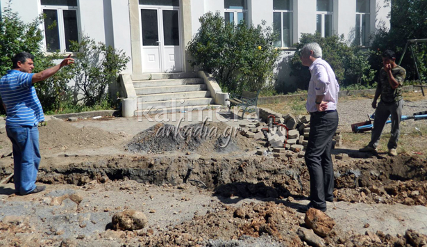 Έ&rho;&gamma;&omicron; &delta;ί&nu;&epsilon;&iota; &lambda;ύ&sigma;&eta; &sigma;&tau;&omicron; &sigma;&omicron;&beta;&alpha;&rho;ό &pi;&rho;ό&beta;&lambda;&eta;&mu;&alpha; ύ&delta;&rho;&epsilon;&upsilon;&sigma;&eta;&sigmaf; &sigma;&tau;&eta; &Mu;&alpha;&nu;&theta;&upsilon;&rho;έ&alpha; &Tau;&epsilon;&gamma;έ&alpha;&sigmaf; (&epsilon;&iota;&kappa;ό&nu;&epsilon;&sigmaf;)