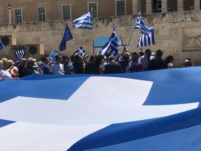 Δείτε Live το συλλαλητήριο στο Σύνταγμα για τη Μακεδονία! (vd)