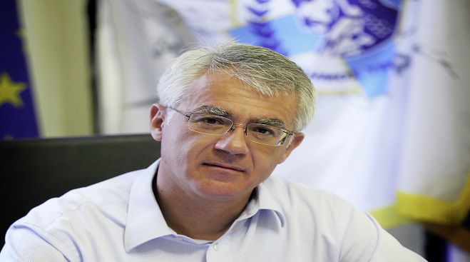 &Sigma;&mu;&upsilon;&rho;&nu;&iota;ώ&tau;&eta;&sigmaf;: &laquo;&Sigma;&upsilon;&nu;&epsilon;&chi;ί&zeta;&omicron;&upsilon;&mu;&epsilon; &gamma;&iota;&alpha; &nu;&alpha; &omicron;&lambda;&omicron;&kappa;&lambda;&eta;&rho;ώ&sigma;&omicron;&upsilon;&mu;&epsilon; &tau;&omicron; &Epsilon;&Rho;&Gamma;&Omicron; &mu;&alpha;&sigmaf;, &gamma;&iota;&alpha; &mu;&iota;&alpha; &Nu;έ&alpha; &Tau;&rho;ί&pi;&omicron;&lambda;&eta;, &Mu;&epsilon;&gamma;ά&lambda;&eta; &kappa;&alpha;&iota; &Sigma;ύ&gamma;&chi;&rho;&omicron;&nu;&eta;&raquo;